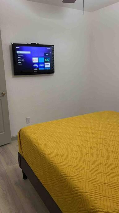 Spacious Getaway! Pool, Spa, Sleeps 9 Lake Havasu City Exterior photo