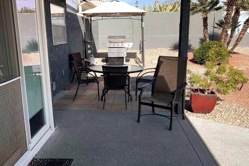 Spacious Getaway! Pool, Spa, Sleeps 9 Lake Havasu City Exterior photo