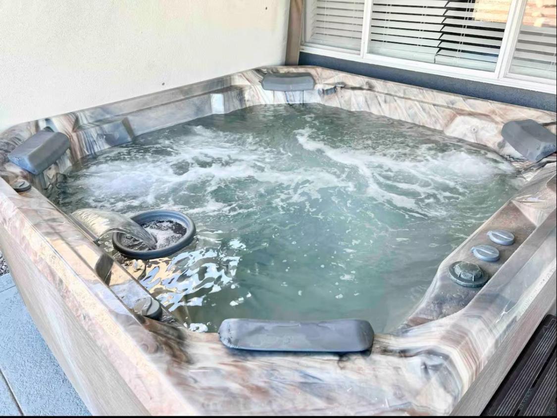 Spacious Getaway! Pool, Spa, Sleeps 9 Lake Havasu City Exterior photo